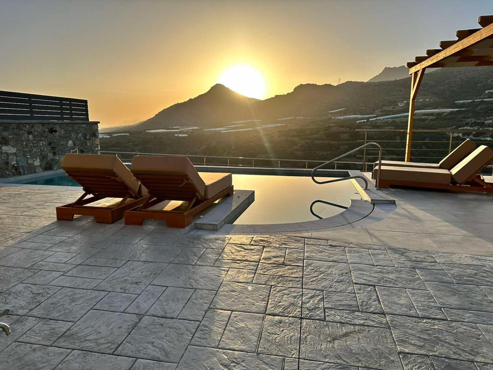 Mediterranean View Villa Makrýgialos 외부 사진